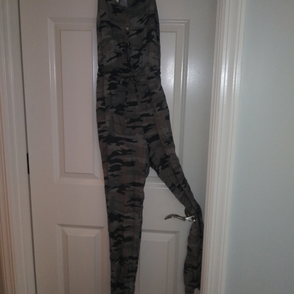 Jumpsuit - Picture 4 of 5